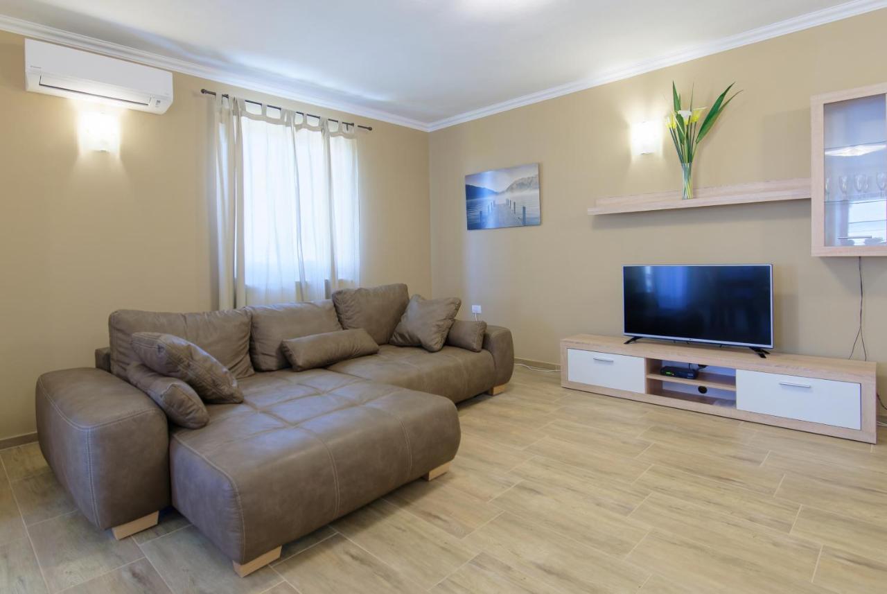 Apartments Belvedere By Rent Istria Plovanija ภายนอก รูปภาพ