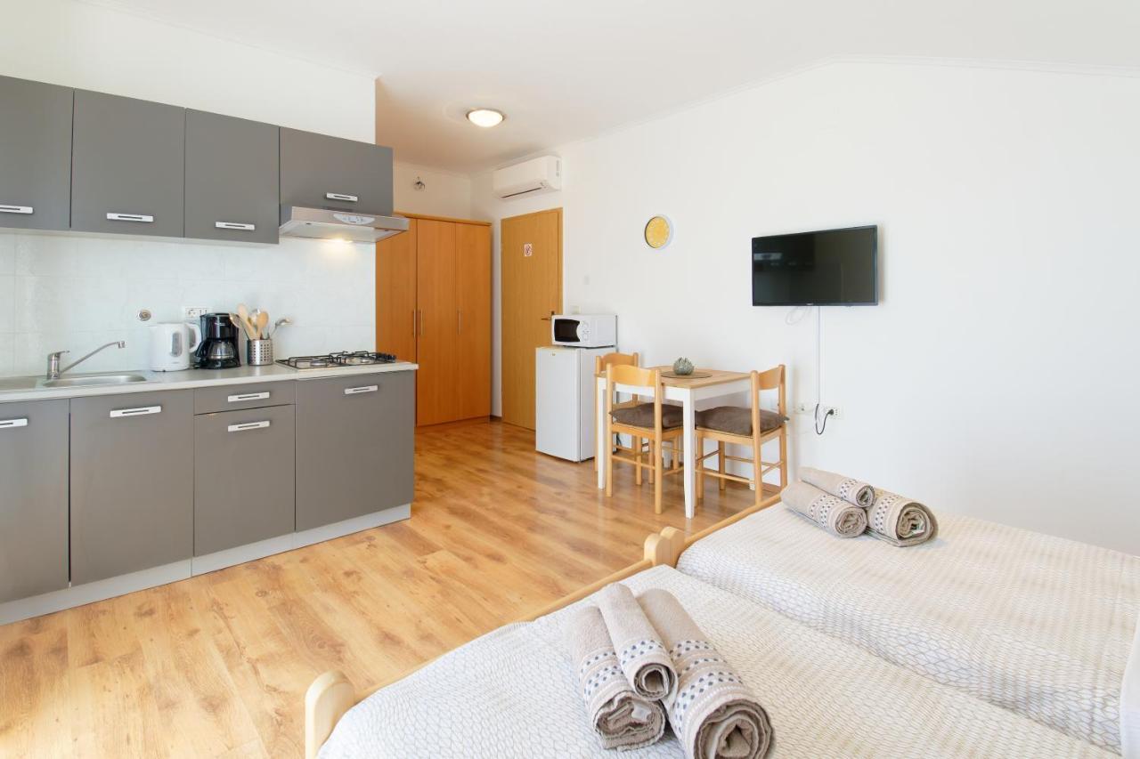 Apartments Belvedere By Rent Istria Plovanija ภายนอก รูปภาพ